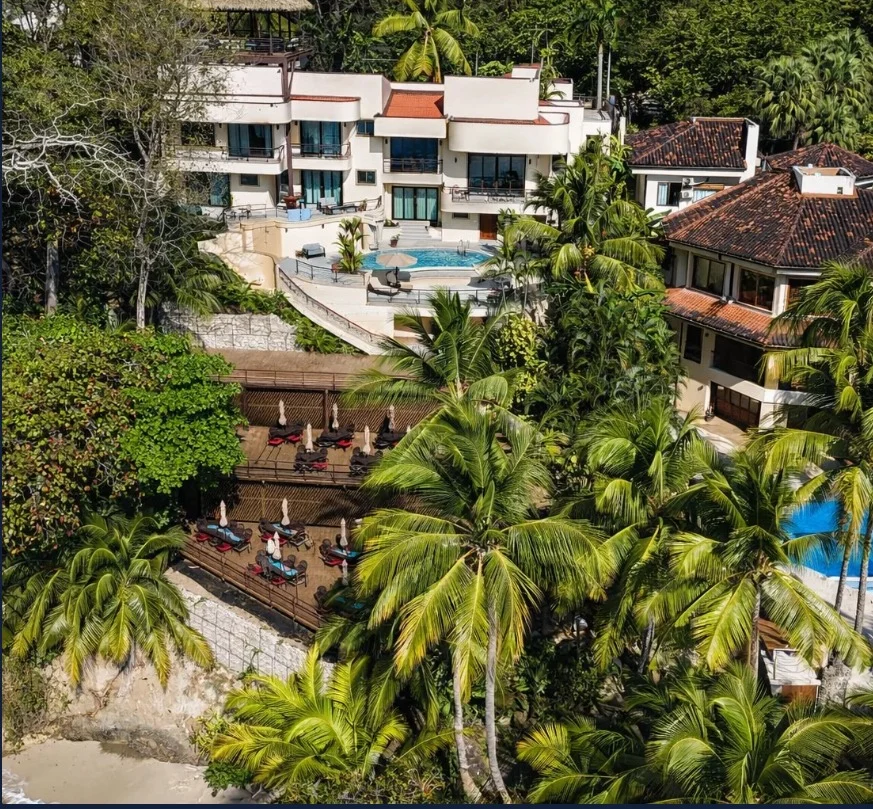 Palacio Musical estate with ocean views